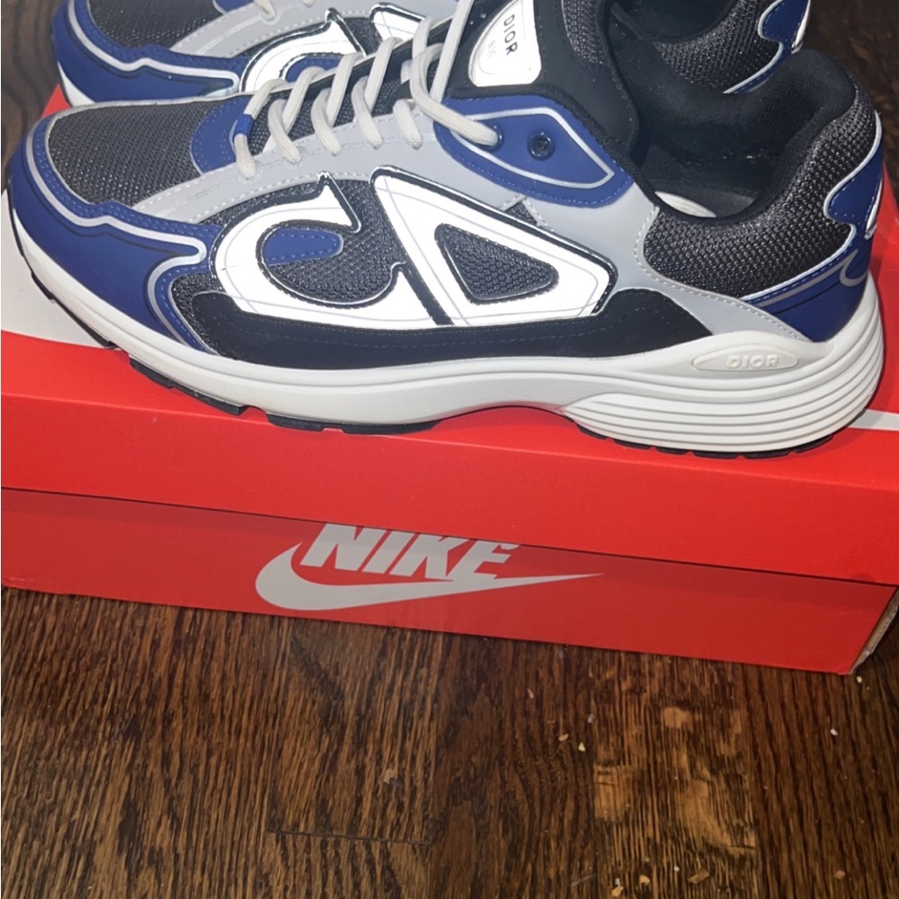 Fair Condition Dior B30 size 42 - Picture 2 of 5